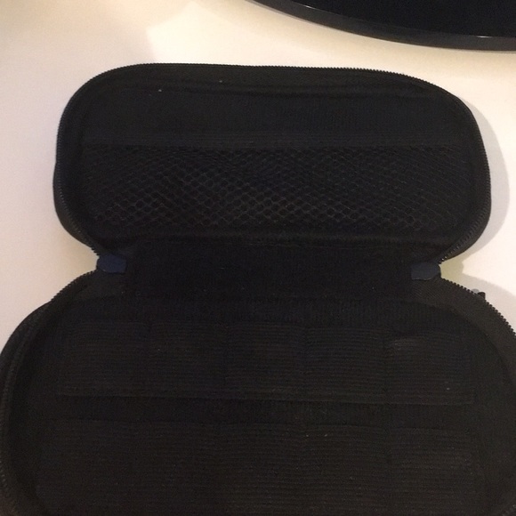 Ps Vita, Charger, Case, 3 Games - Picture 5 of 6